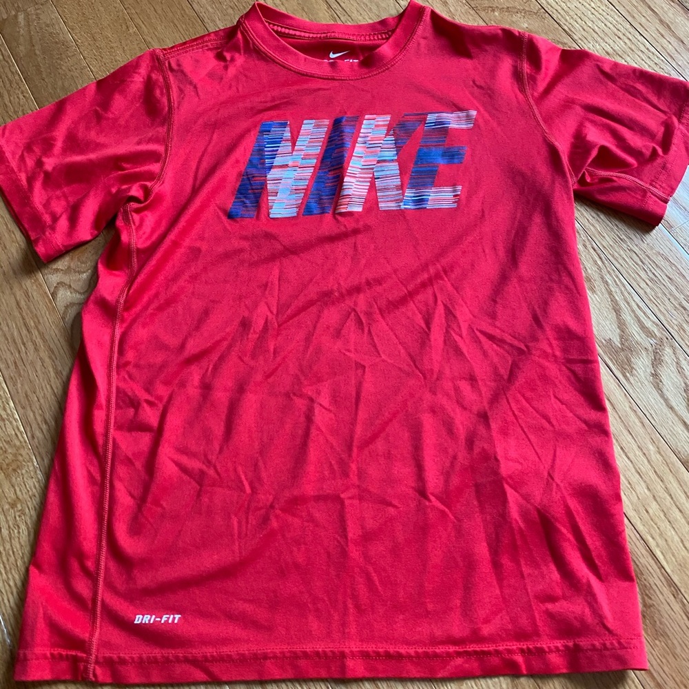 Nike tshirt